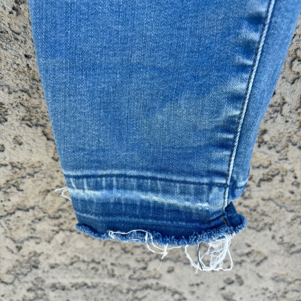 LUCKY BRAND Medium Wash Jeans - Picture 3 of 9